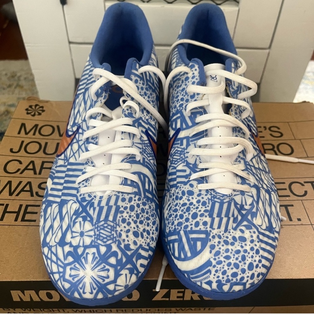 Cr7 air zoom indoor cleats